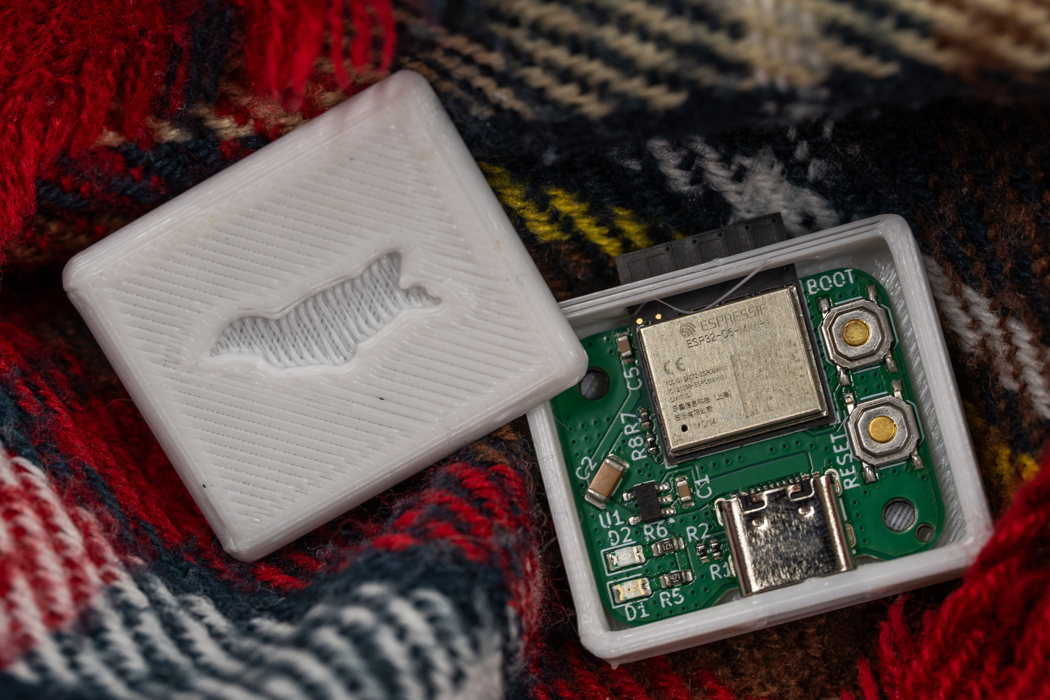 受信機基板・ケース外観